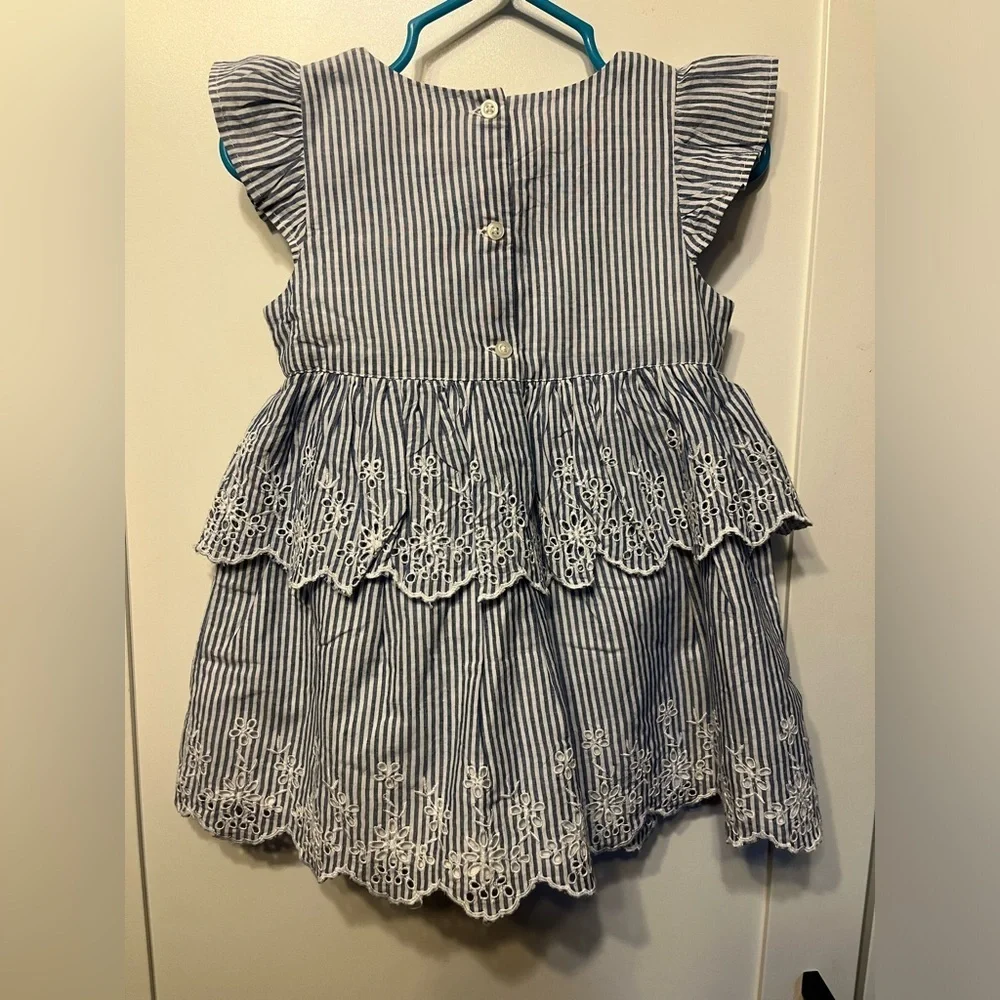 Baby Gap NWT Girls Blue Sear-sucker and White Floral Eyelet Dress - Picture 4 of 6